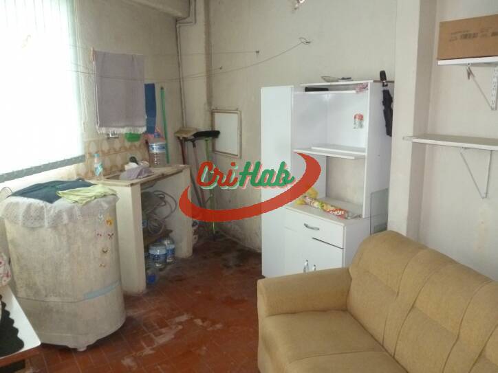 Casa à venda com 4 quartos, 250m² - Foto 2